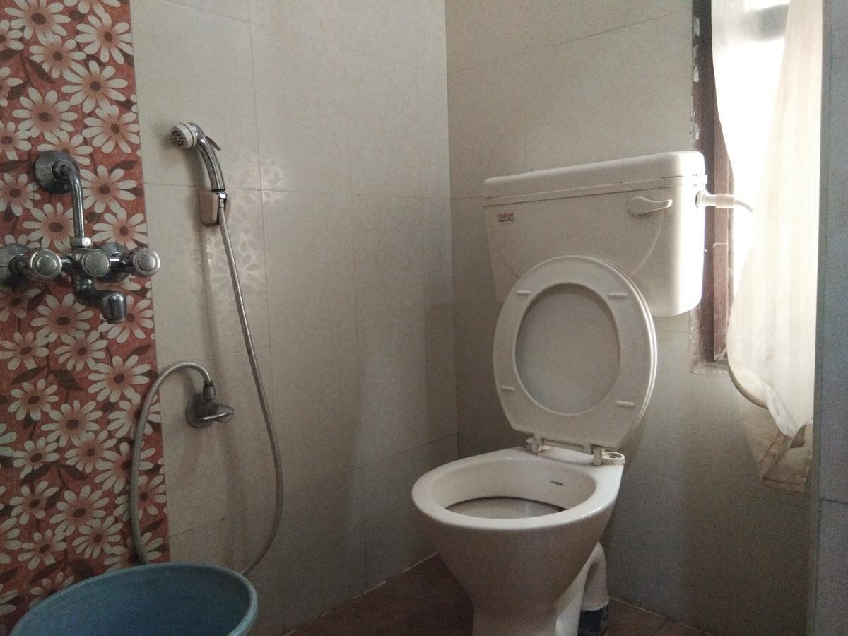 Hotel Adarsh Residency ตีรูปาติ ภายนอก รูปภาพ