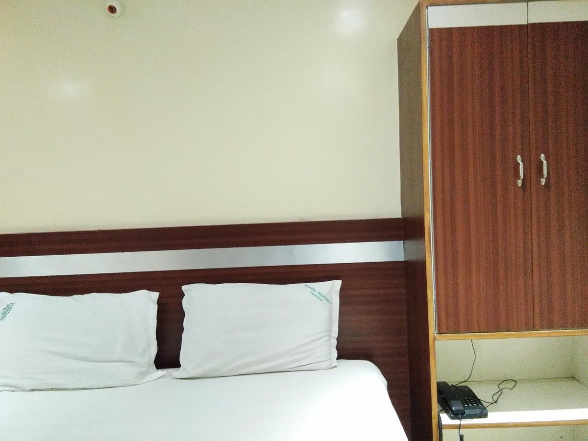 Hotel Adarsh Residency ตีรูปาติ ภายนอก รูปภาพ