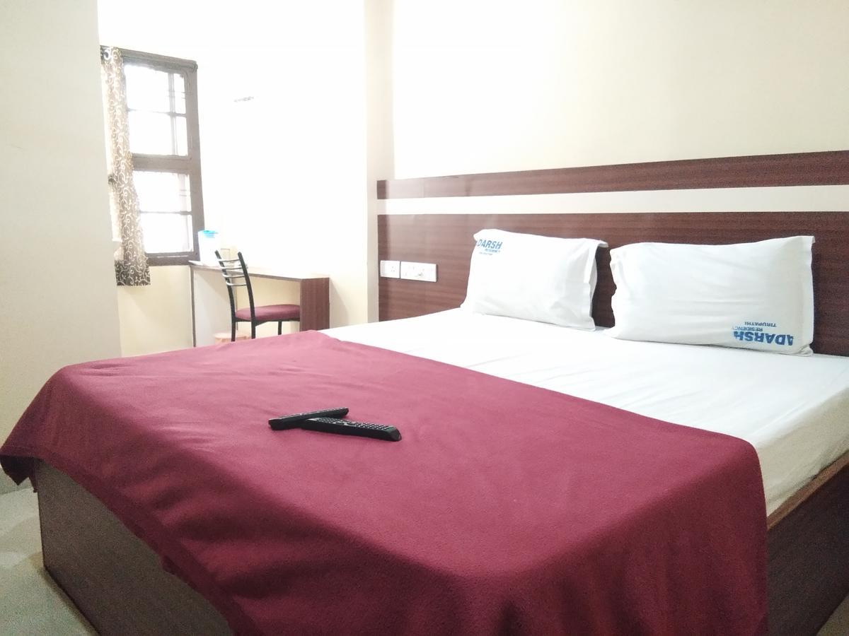 Hotel Adarsh Residency ตีรูปาติ ภายนอก รูปภาพ