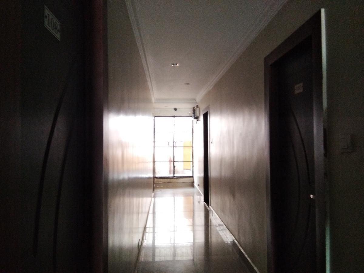 Hotel Adarsh Residency ตีรูปาติ ภายนอก รูปภาพ
